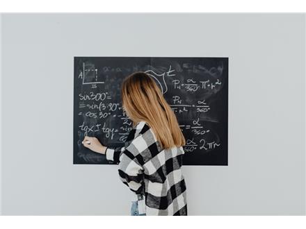 全國首創！雲林教甄試教全面採用智慧黑板