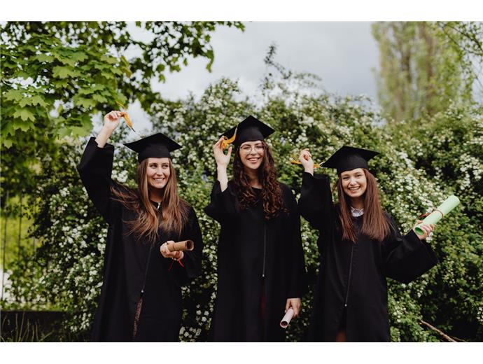 畢業即就業！學者分析：30歲前首戰高考上榜率多一倍